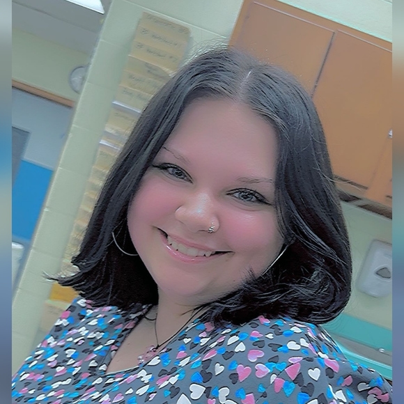 Meet your Posher, Lillian :) - Picture 1 of 2